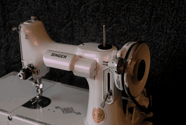 Singer Sewing machine with violet paint ghost pearl