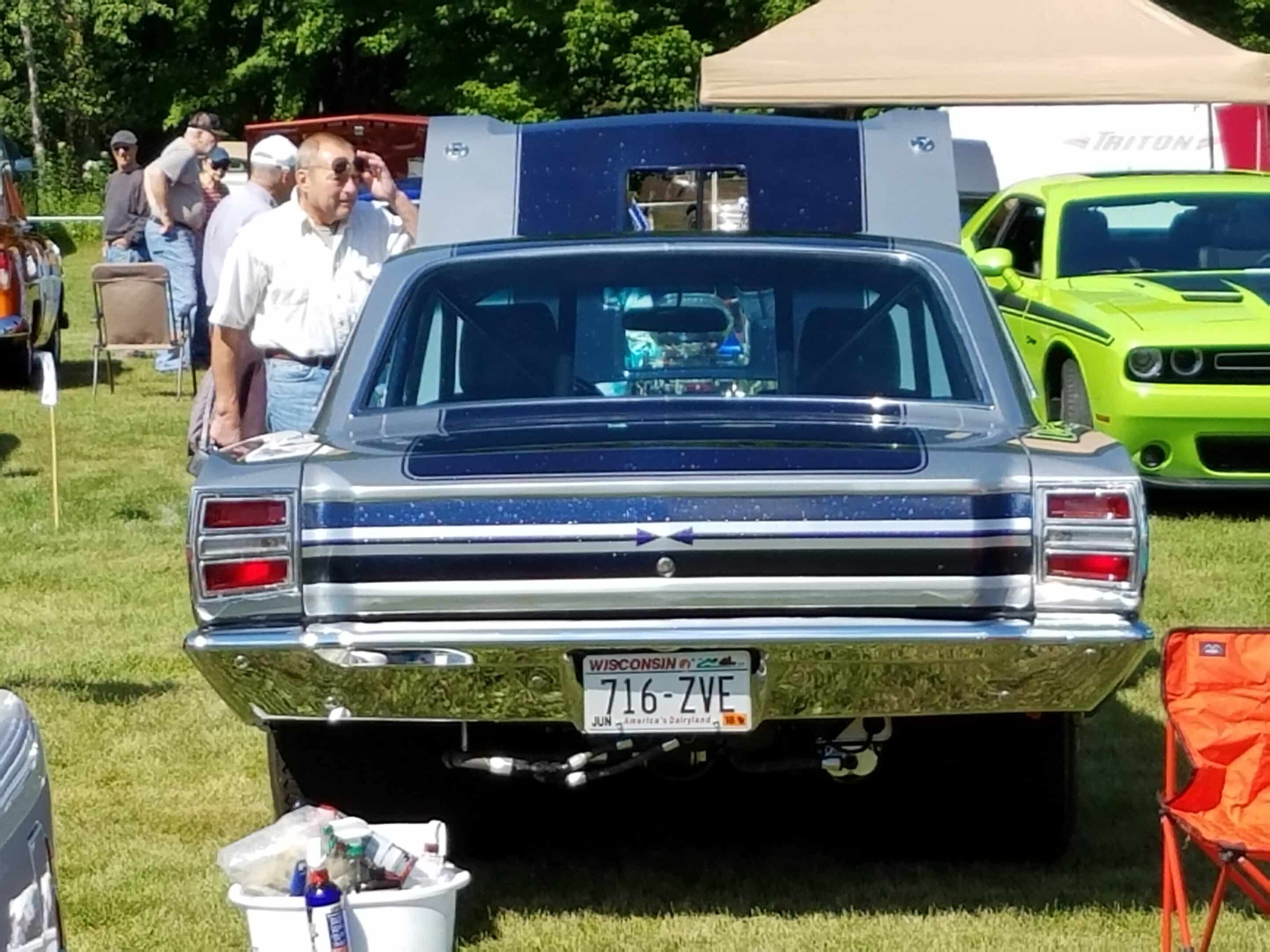 Metal Flake Dart frpm the rear.